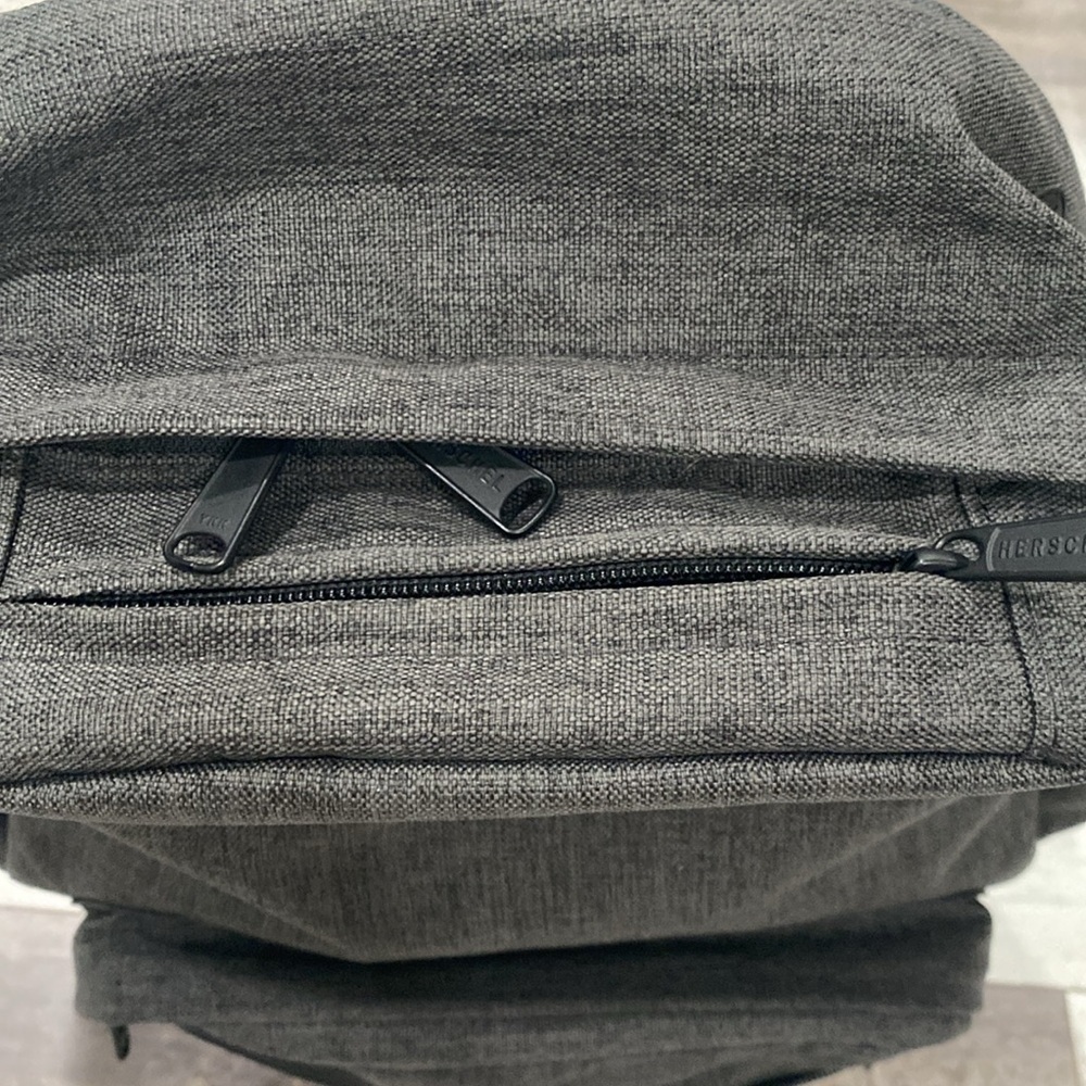 Herschel Supply Company backpack new condition charcoal gray - Picture 9 of 12